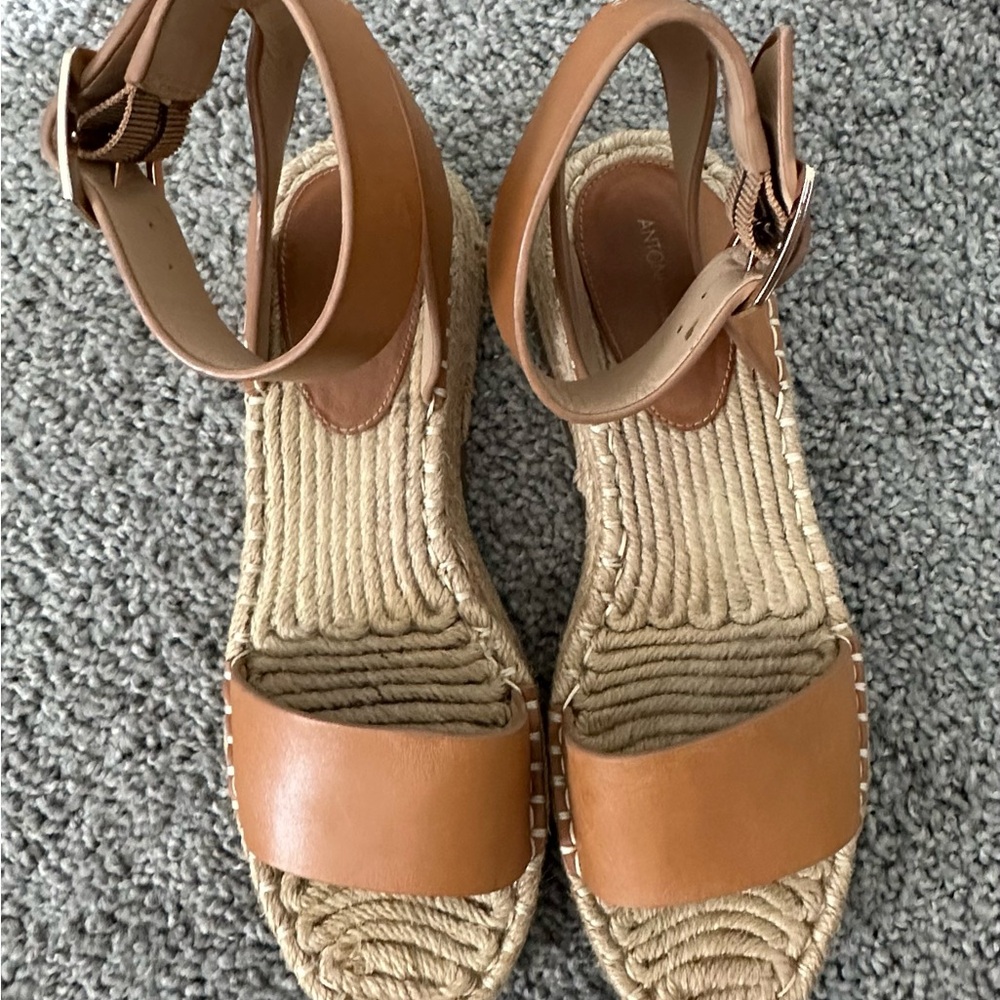 ANTONIO MELANI Tan Espadrille Sandals with Platform Sole